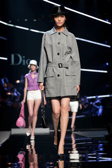 dior 2011 fall couture liu wen|{Liu Wen} Christian Dior resort 2011 .